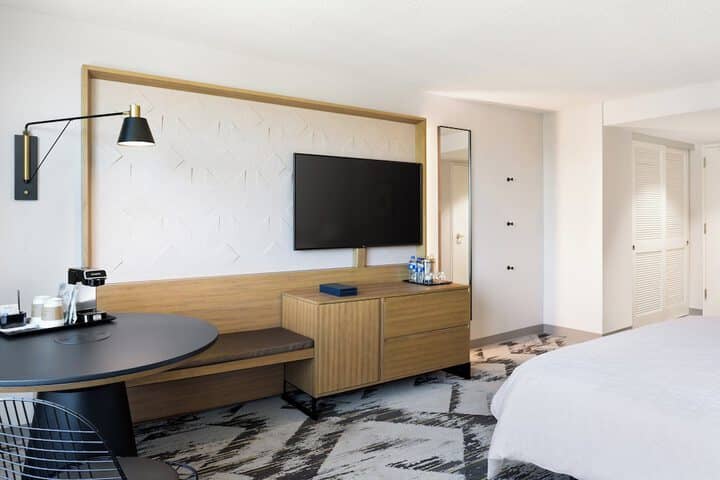 Room 27 of 63