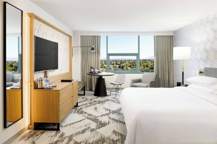 Room 25 of 63