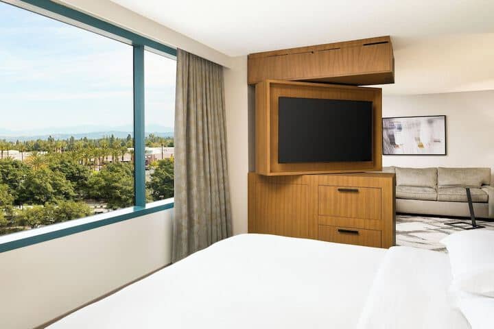 Room 30 of 63